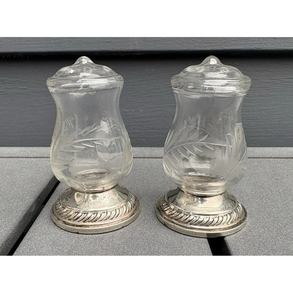 Vintage salt shakers Quaker Silver Co weighted sterling hurricane etched glass